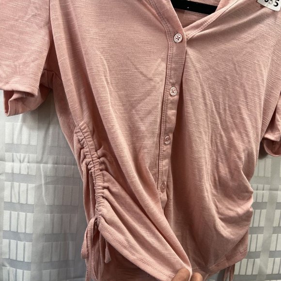 No Boundaries Junior/women’s Top Size S(3-5) color Pink short sleeve Button Up - Picture 8 of 11